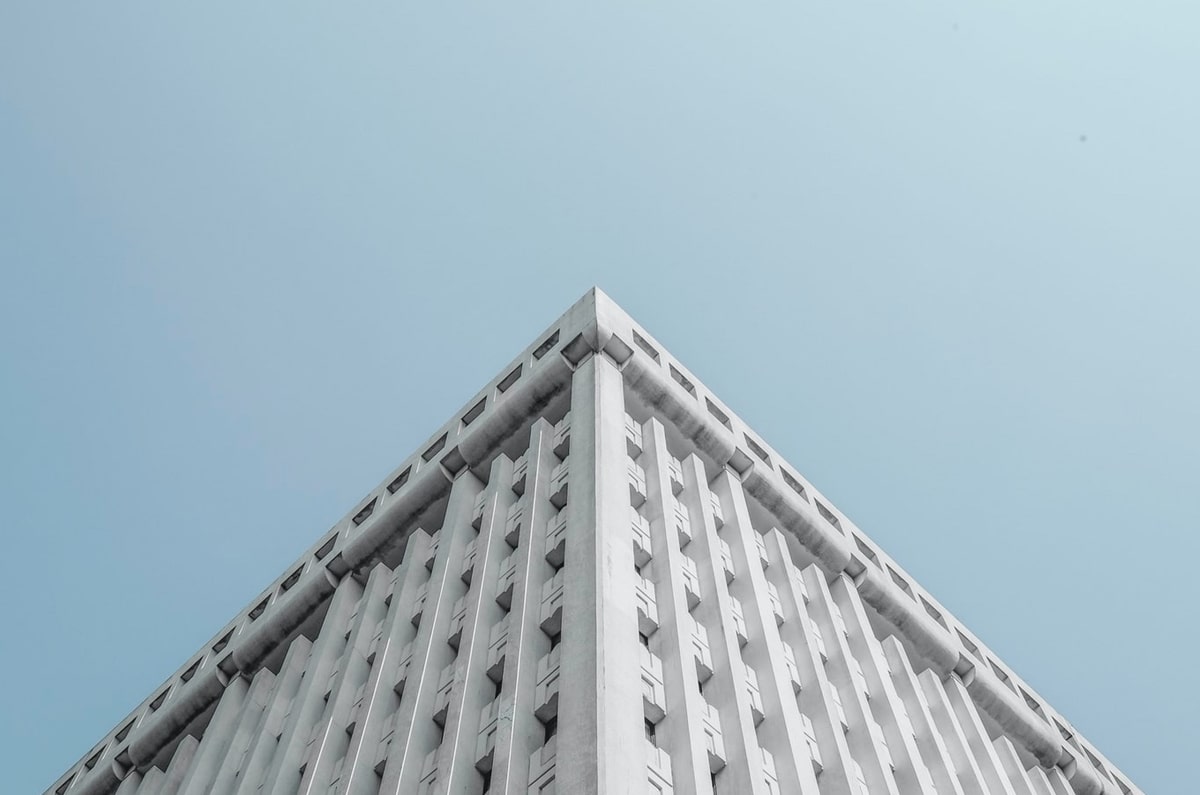 勇士砸钱不妥协！库里直面挑战，榜眼中锋成新希望