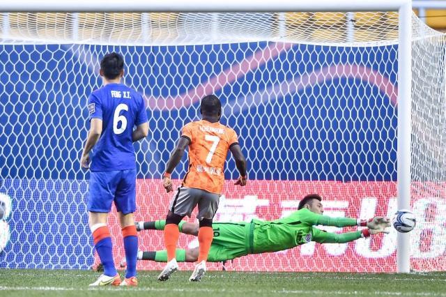 kaiyun 官网-【足协杯】张源远射造威胁 申花总分1比0淘汰深圳