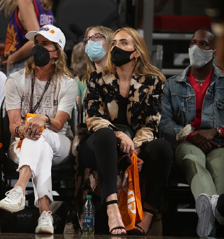 乔治都不玩播客了 富保罗合适吗?要不还是学皮尔斯做两性博主吧