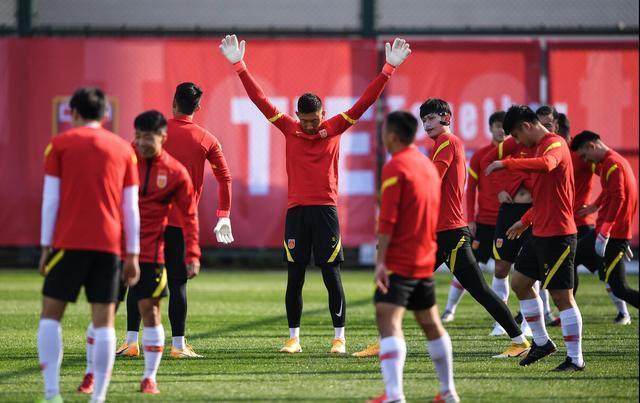 娱乐平台-国足本月中上海展开集训 归化球员可全员到位？